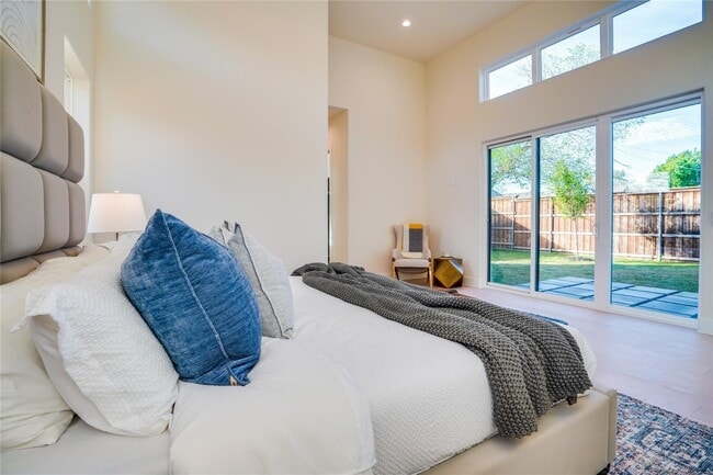 Building Photo - Open concept home with luxury finishes