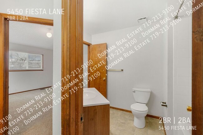 Building Photo - 5450 Fiesta Ln