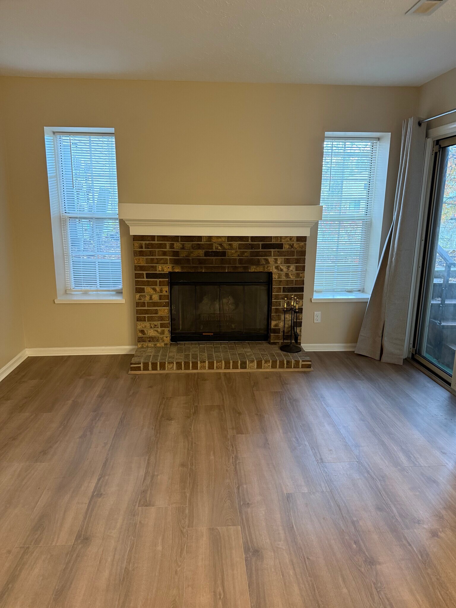 Building Photo - 1390 Cedarwood Dr