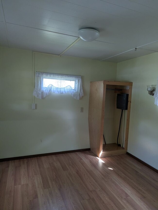 Building Photo - NIce Quiet Place at end of the road