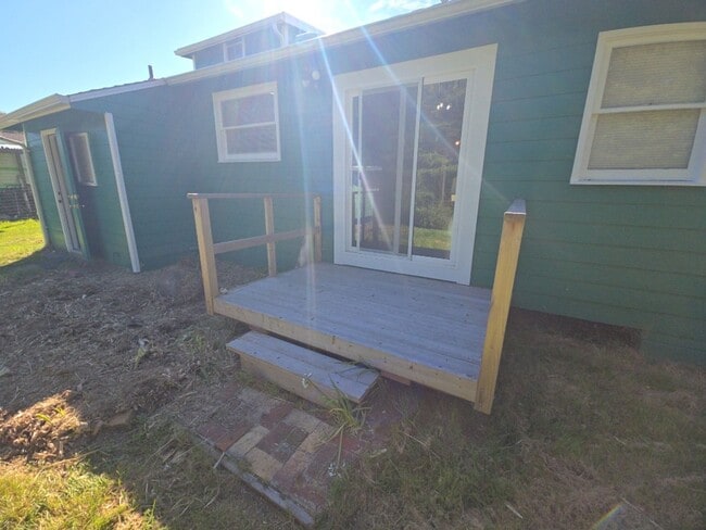 Building Photo - 2BD/1BA Pine Hill home on quiet road!