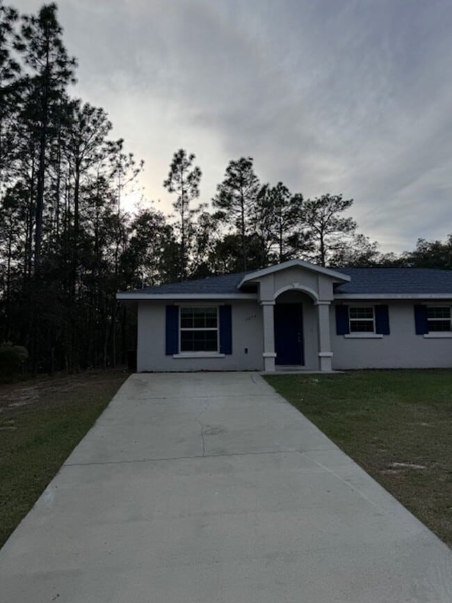 Building Photo - Citrus Springs - 2 bedroom 2 bath duplex