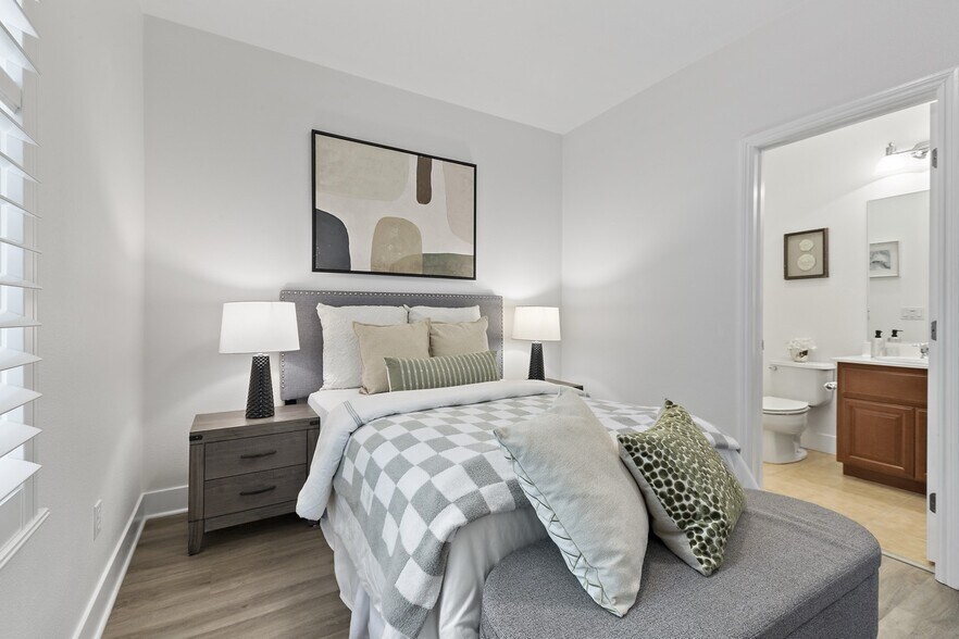 Building Photo - 44 Muller Pl