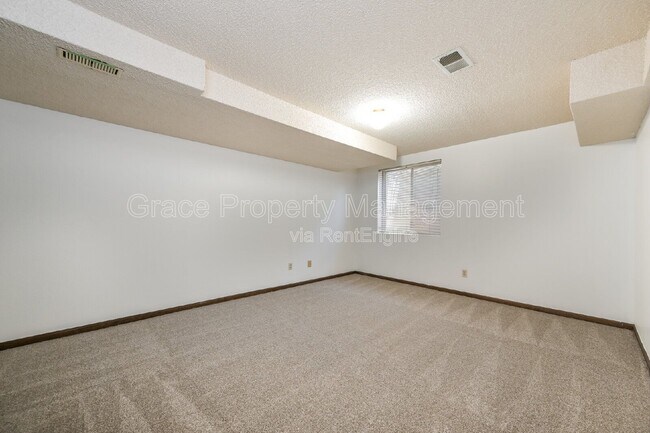 Building Photo - 5863 W Atlantic Pl