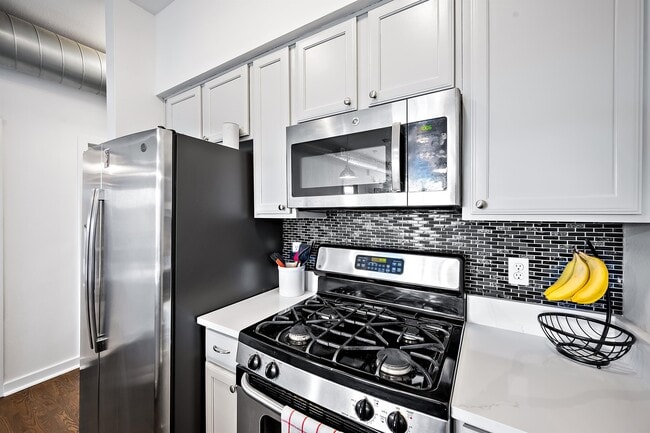 Building Photo - 1441 Central St