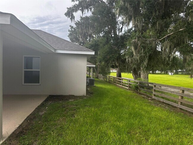 Building Photo - 187 NW 45th Loop