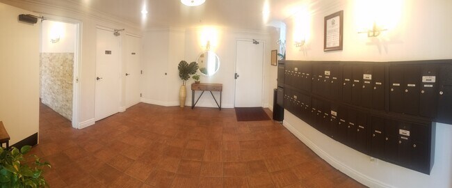 Building Photo - 11162 Camarillo St