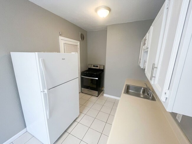 Interior Photo - 13654 Fairhill
