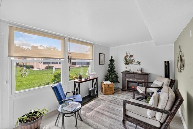 Building Photo - 202 Bedford St