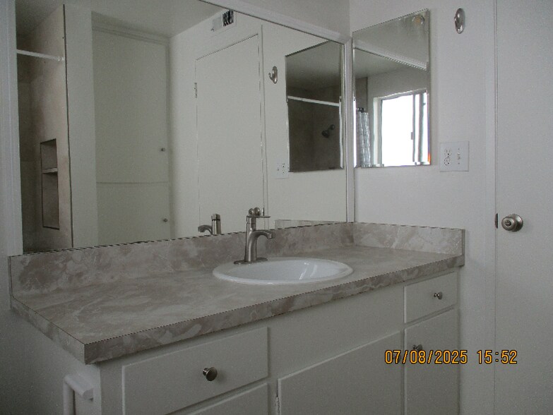 Building Photo - 407 Arenoso Ln