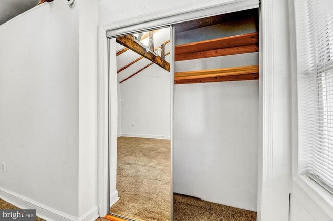 Building Photo - 470 Ridge St NW