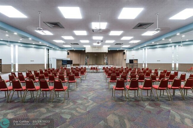 Building Photo - 5901 NW 61st Ave