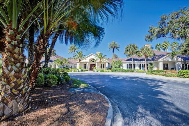 Building Photo - "Luxurious 3-Bedroom Bradenton Retreat with Granite Elegance & Guest Suite -