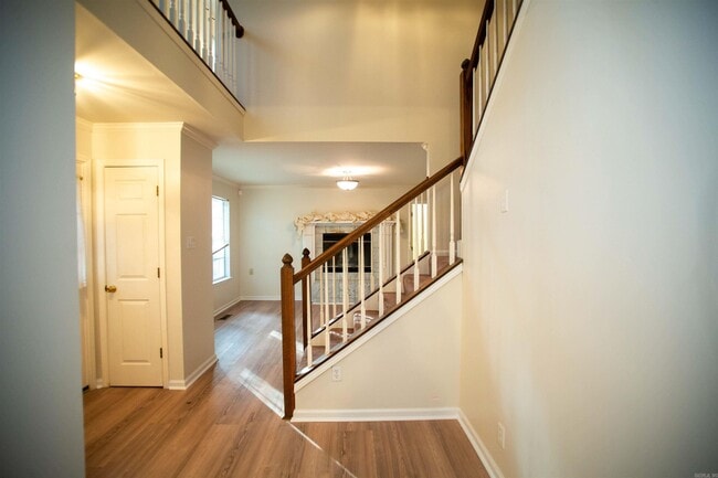 Building Photo - 14 Echo Point