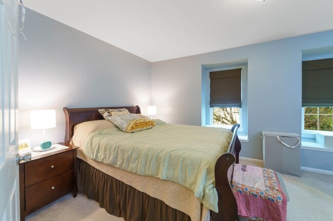 Building Photo - This 3 Bed 2.5 Bath Burke, VA Townhome is a Must See!