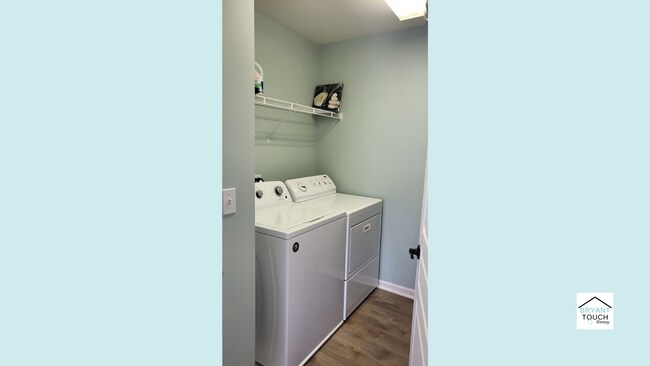 Primary Photo - 187 W Buckingham Dr