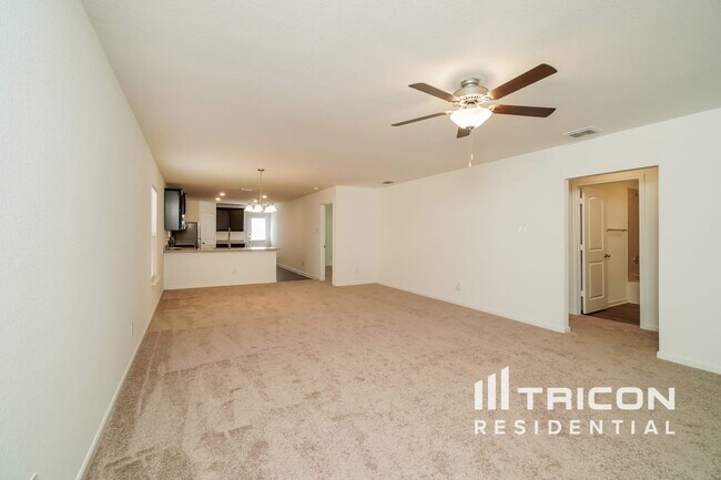 Building Photo - 3967 Trail de Paris