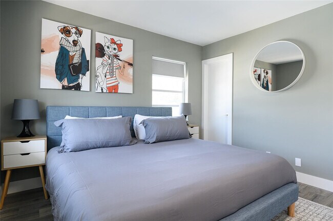 Building Photo - 1020 N Victoria Park Rd