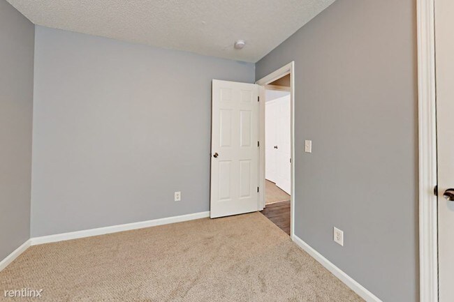 Building Photo - 7525 Rolling Meadows Ln
