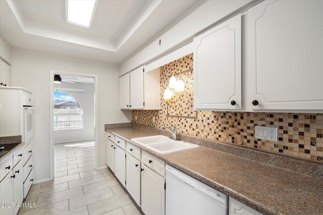 Building Photo - 4530 E Emelita Ave