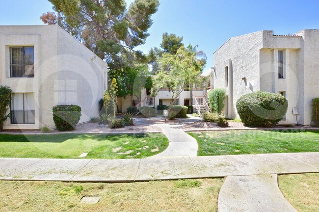 Building Photo - 3119 W Cochise Dr
