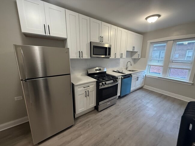 Building Photo - 106 Lincoln Ave