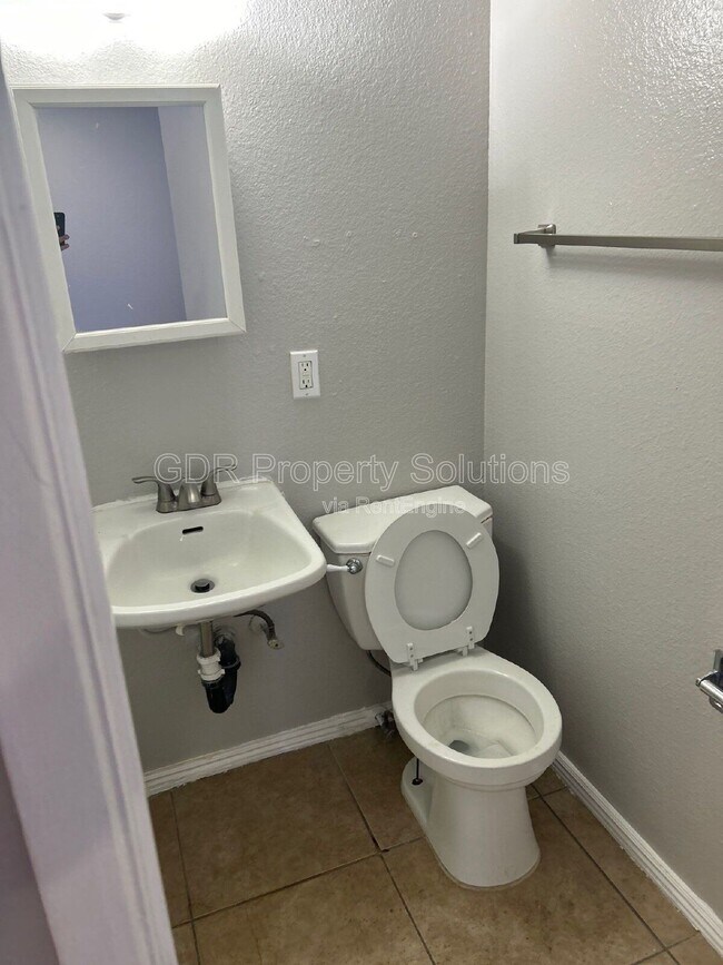 Building Photo - 401 14th St NW