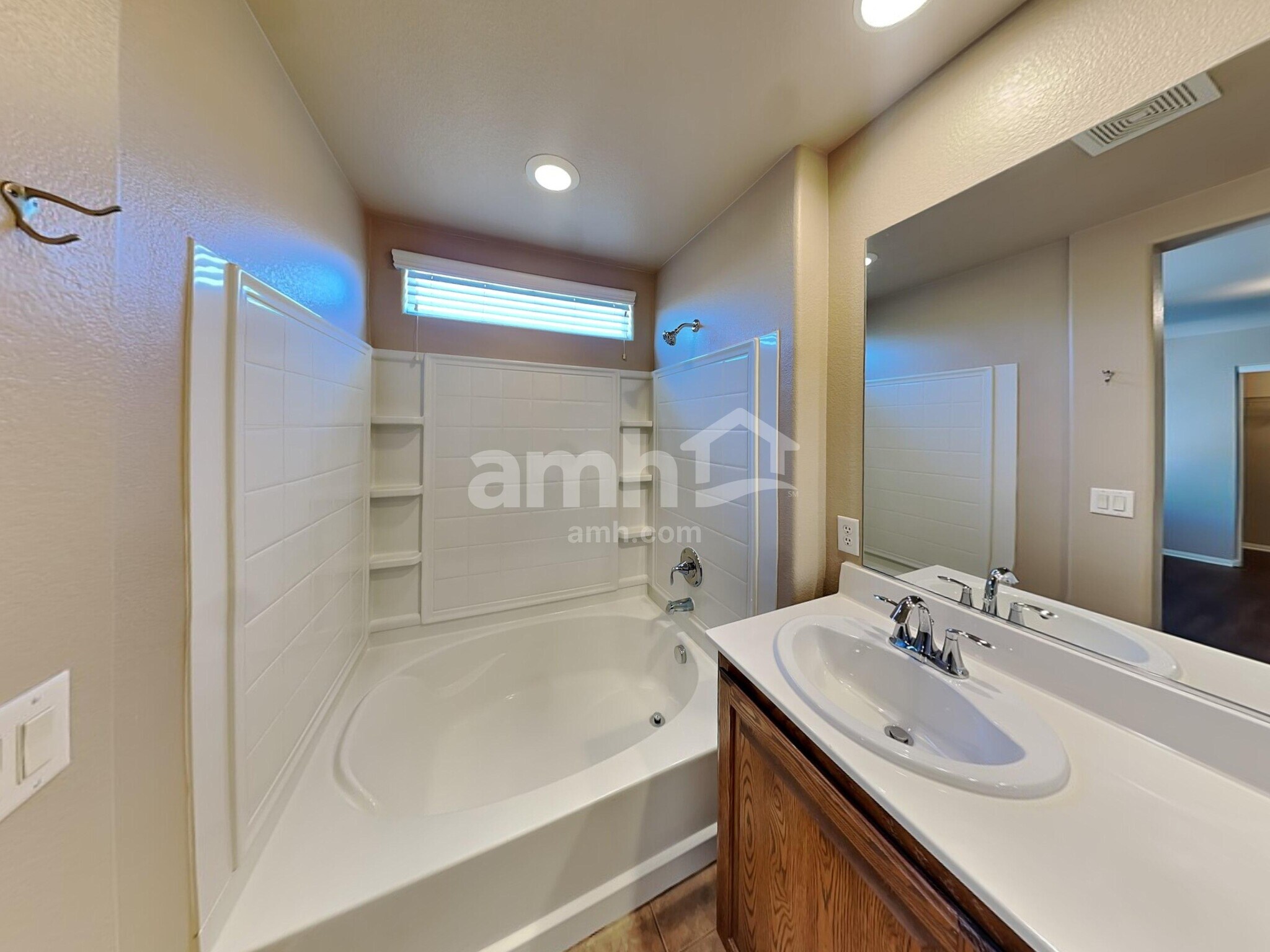 Building Photo - 10382 September Flower St