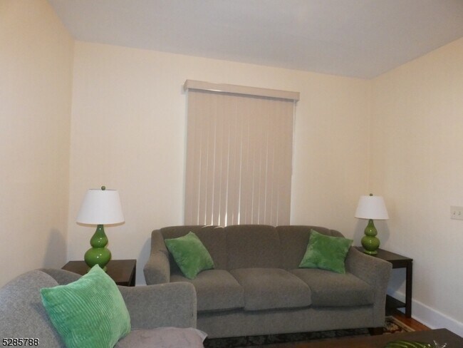 Building Photo - 199 E Main St