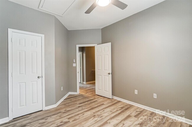 Building Photo - 6429 Mallard View Ln