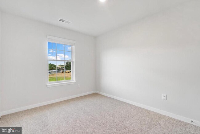 Building Photo - 16525 Green Glade Dr
