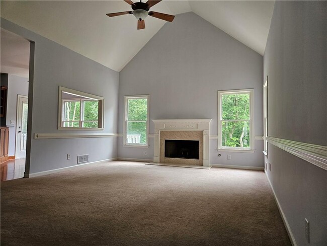 Building Photo - 1665 Windsong Park Dr NE