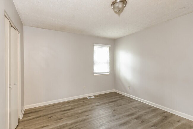 Building Photo - 4067 Keheley Glen Dr