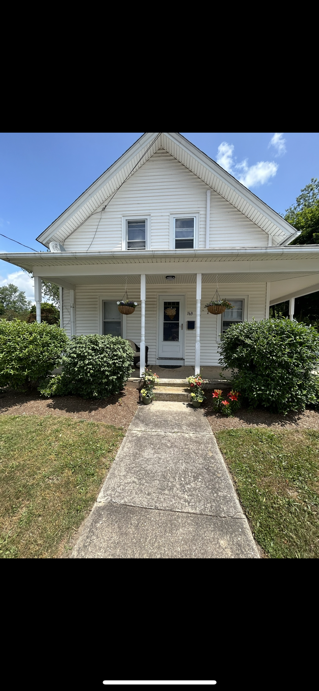 Building Photo - 169 Mansfield Ave