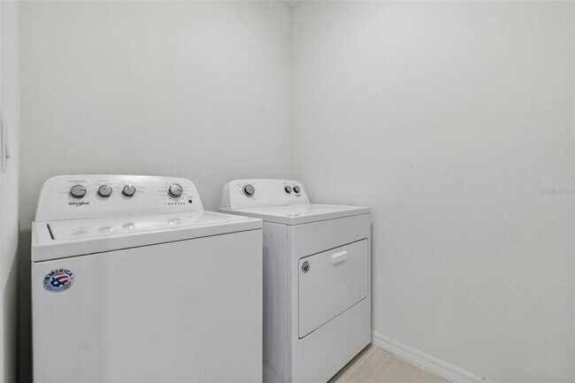 Building Photo - 17053 Oval Rum Dr