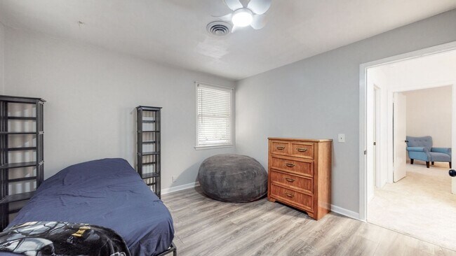 Building Photo - **RENOVATED COLONIAL ON OVER AN ACRE ZONED FOR WILLIAMSON COUNTY BRENTWOOD SCHOOLS**