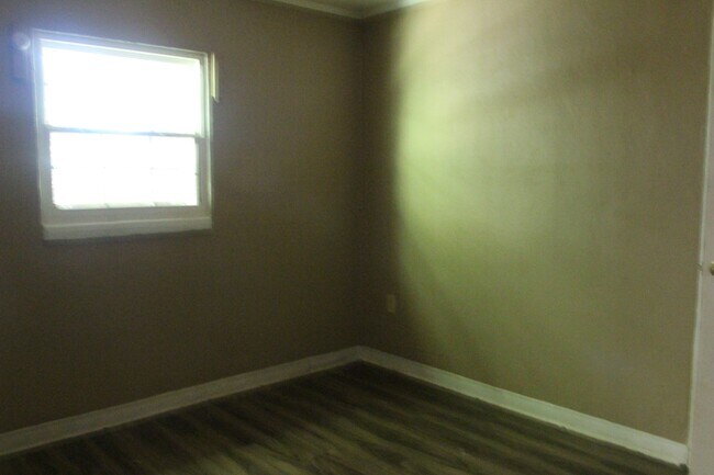 Building Photo - 80 Morningside Dr