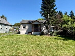 Building Photo - Shoreline House