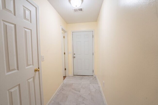 Building Photo - 7 Gimbal Cir