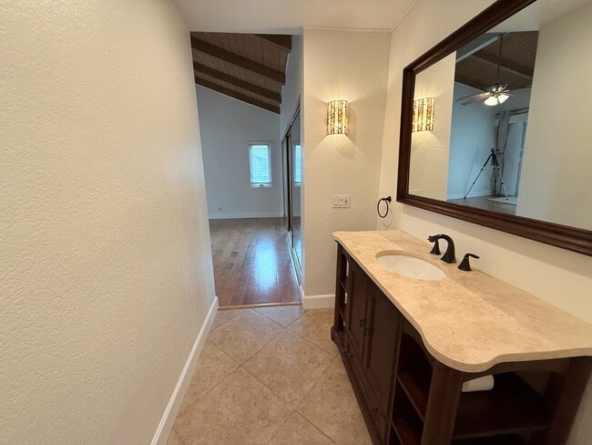 Building Photo - 21372 Brookhurst St