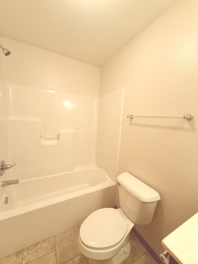 Building Photo - 152 Black Jack Rd