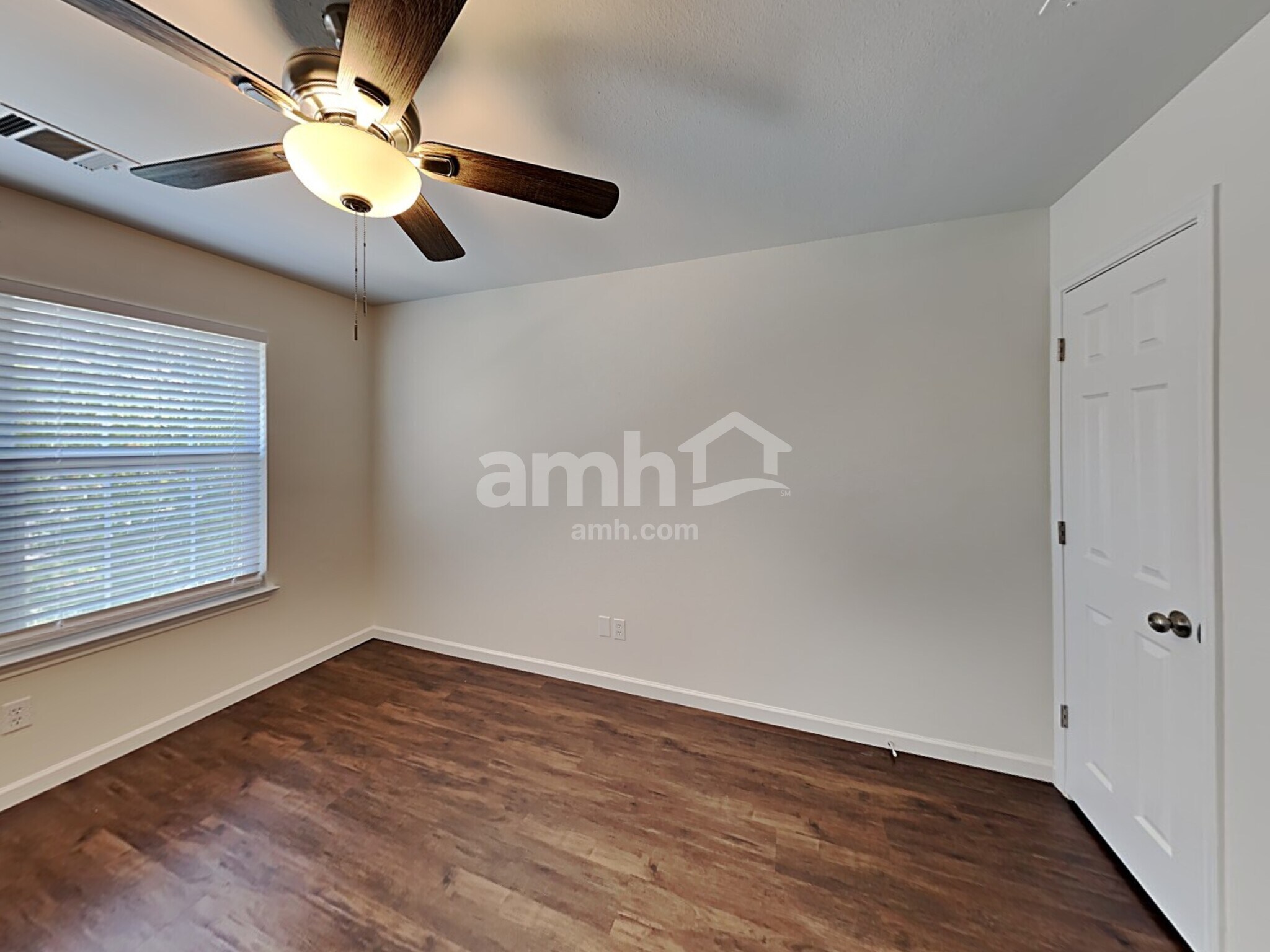 Building Photo - 24827 Crescent Run