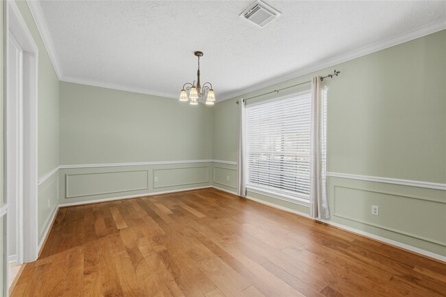 Building Photo - 3823 Village Oaks Dr