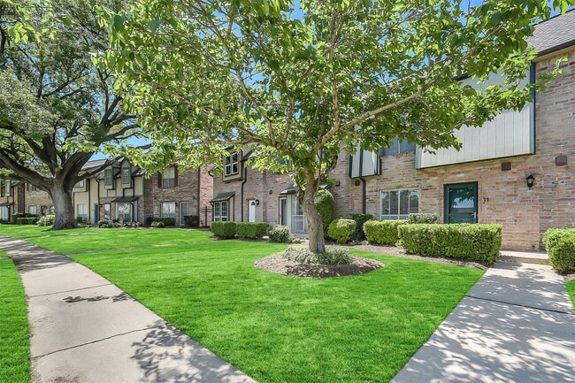 Building Photo - 14703 Barryknoll Ln