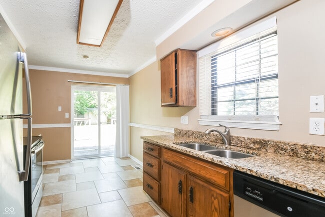 Building Photo - 6854 Scotia Ct