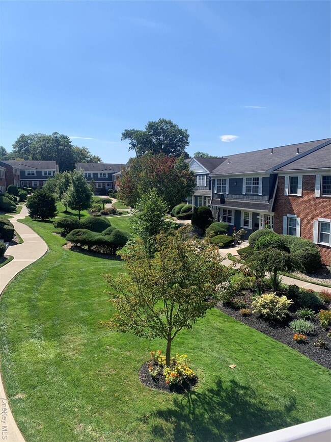 Building Photo - 23 Doxbury Ln