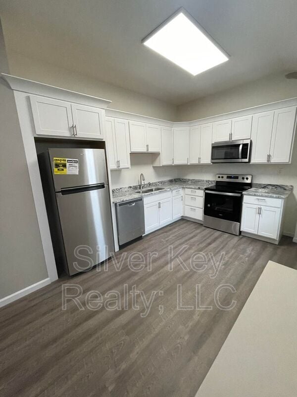 Building Photo - 203 Green St