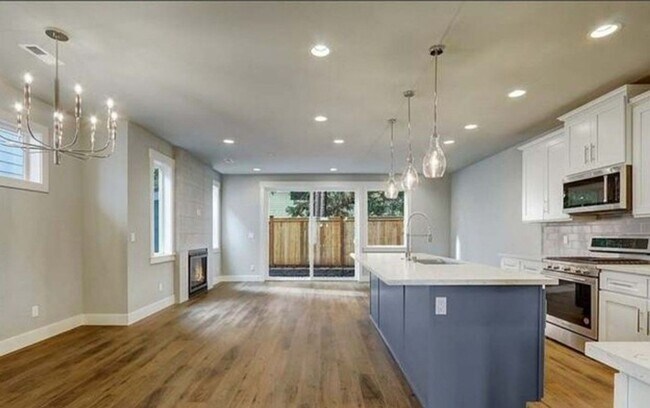 Building Photo - Beautiful 3 bed Home in Edmonds