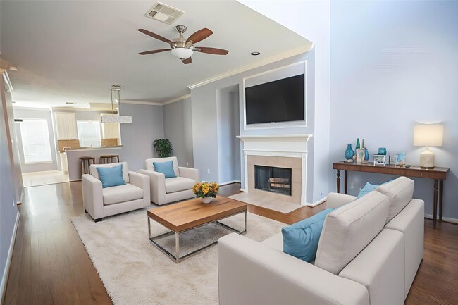 Building Photo - 1515 Drew St