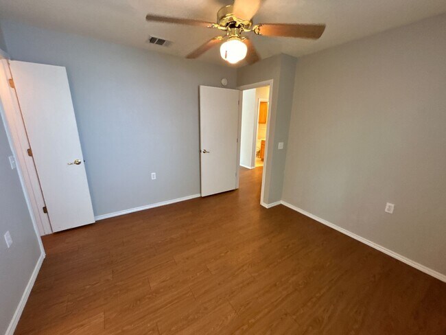 Building Photo - Cozy 3/2 house in Joseph Edward Subdivision